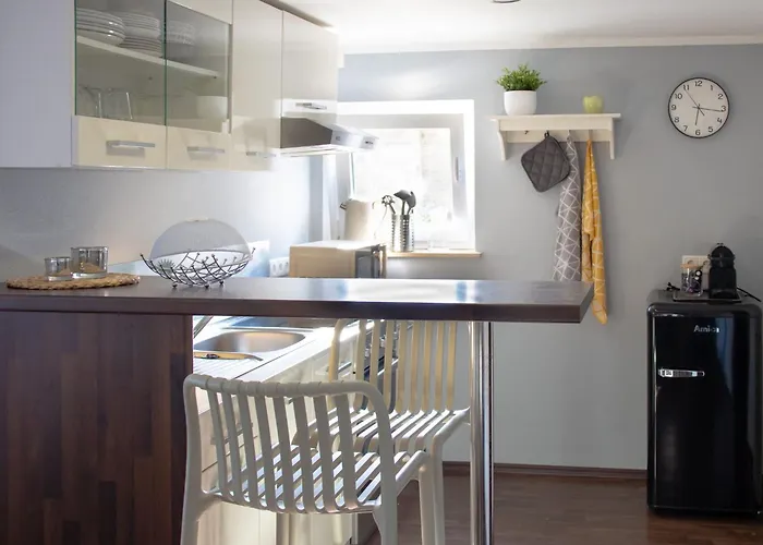 Gemuetliche & Garten * Sankt Johann (Mayen-Koblenz, Rhineland-Palatinate)